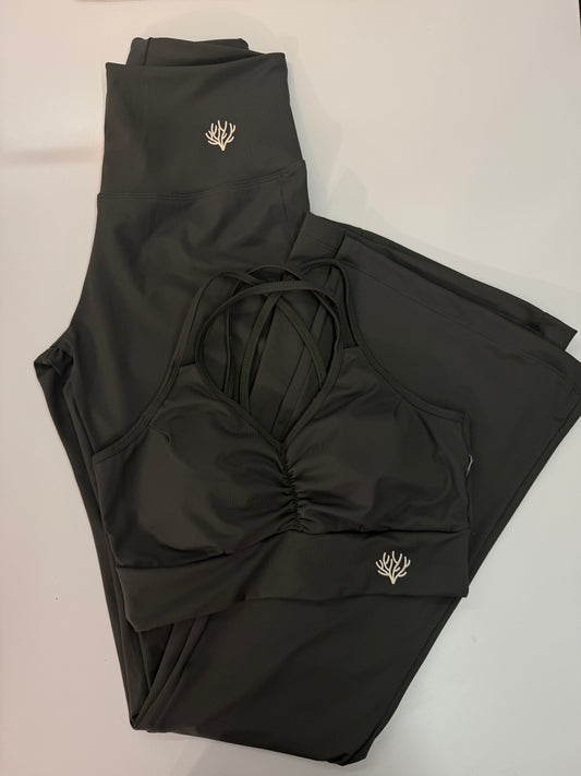 Conjunto Flare Gritt Verde Tropa