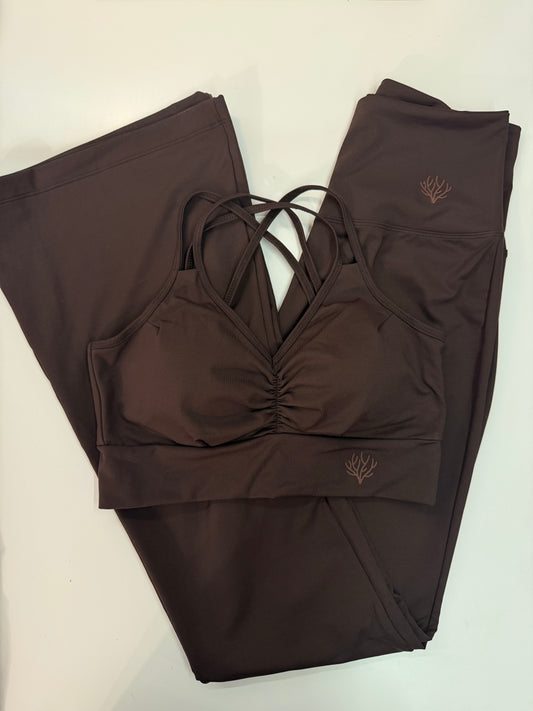 Conjunto Flare Gritt Castanho