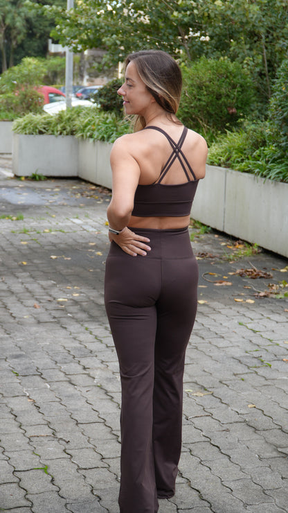 Conjunto Flare Gritt Castanho